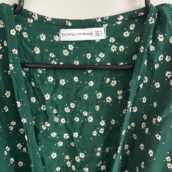 Faithfull the brand - Mira floral wrap dress in green (mini-dress) - Picture 7 of 7